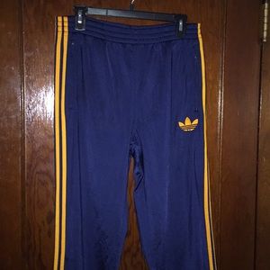Adidas wide leg work out pant w/ orange stripe